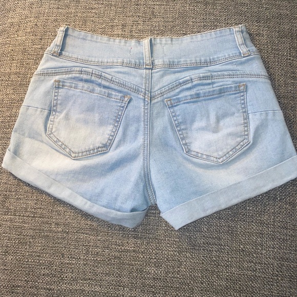 🍒SOLD🍒 Wax Denim Stretch Shorts - Picture 3 of 4